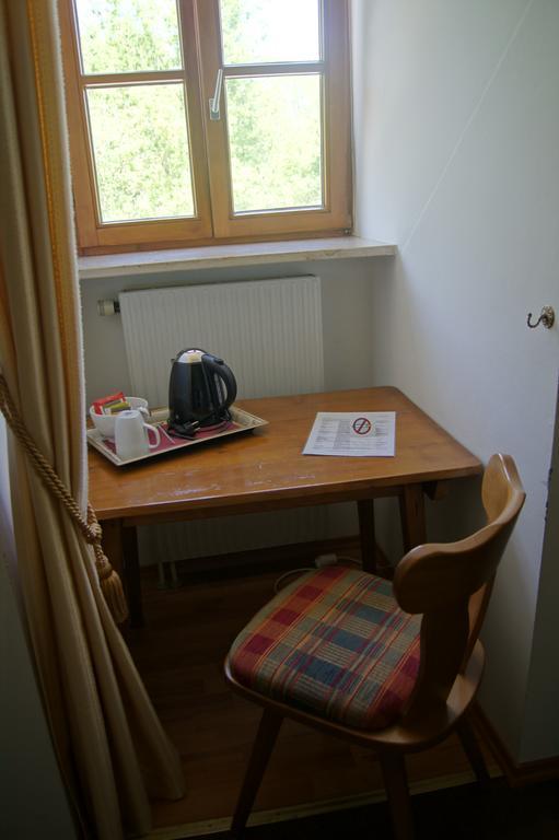 Hotel Gut Schwaige Ebenhausen Номер фото
